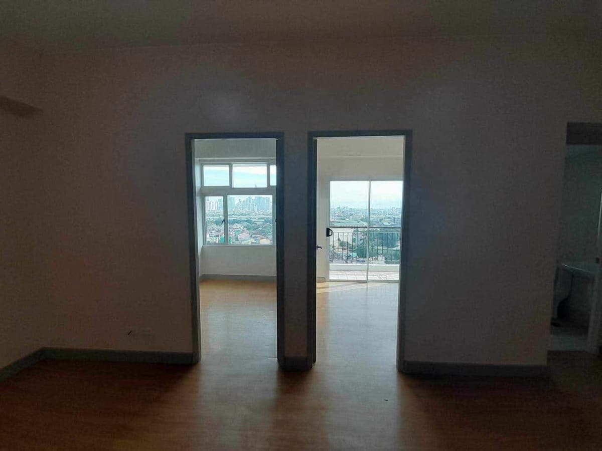 Looking for replacement (Male) Only - photo 2