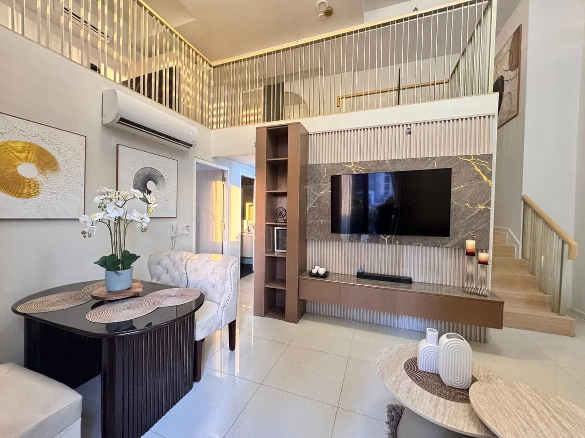 🏢 FOR RENT: Stylish 2-Bedroom Loft at Mandani Bay Suites 🌇 - photo 1