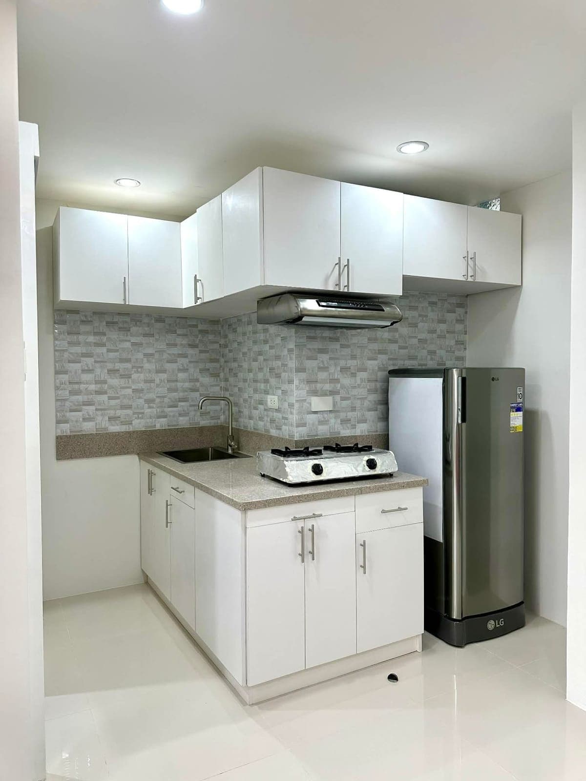 brandnew 2br furnish house 2units left location guadalupe 27k/month - photo 8