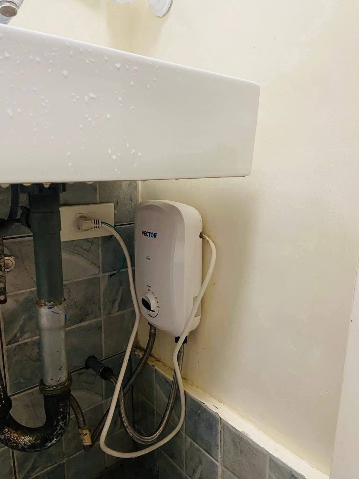 ✨STUDIO UNIT FOR RENT with BALCONY - photo 2