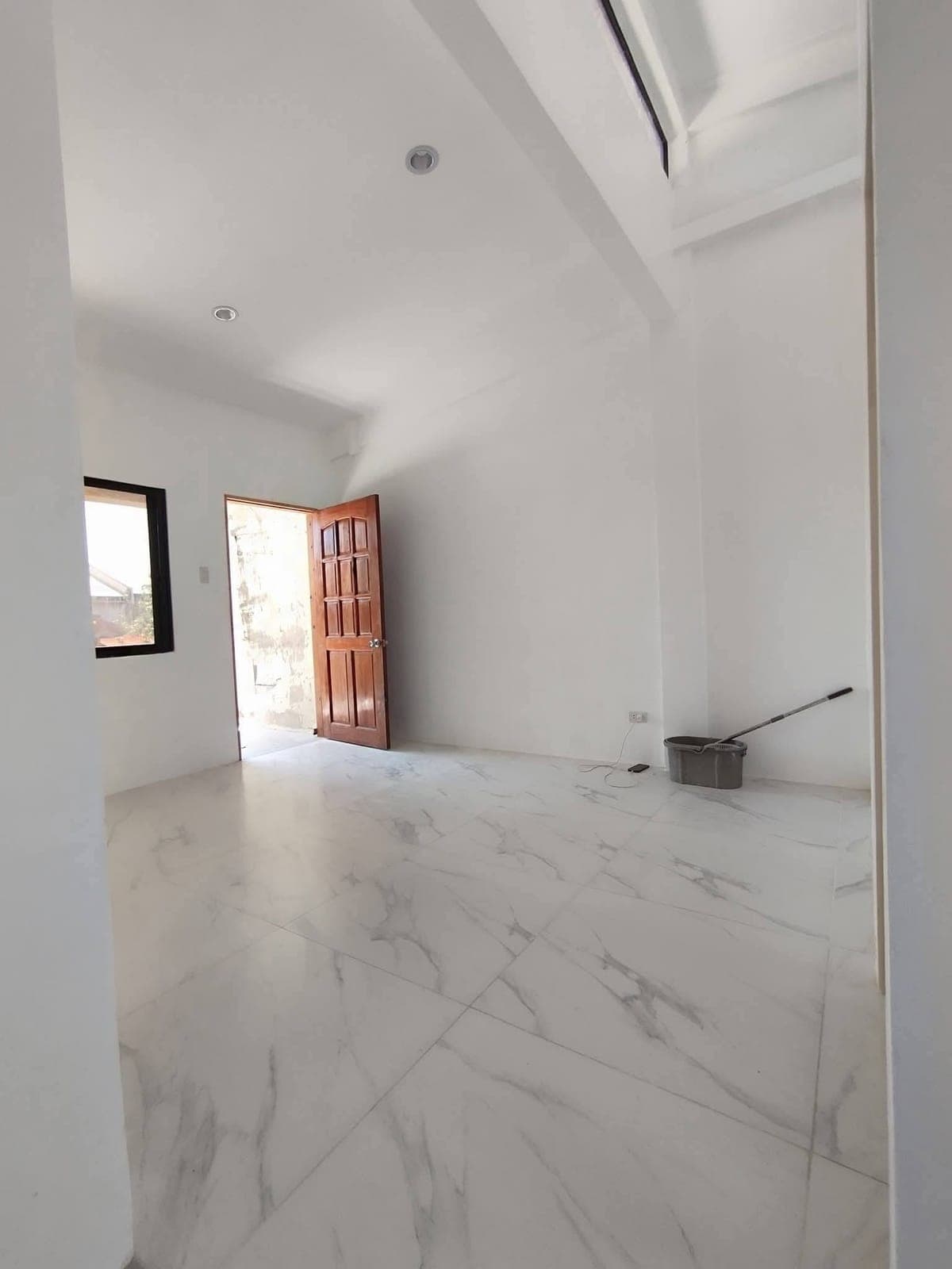 𝐅𝐎𝐑 𝐑𝐄𝐍𝐓!! 18k per month Newly built - photo 1