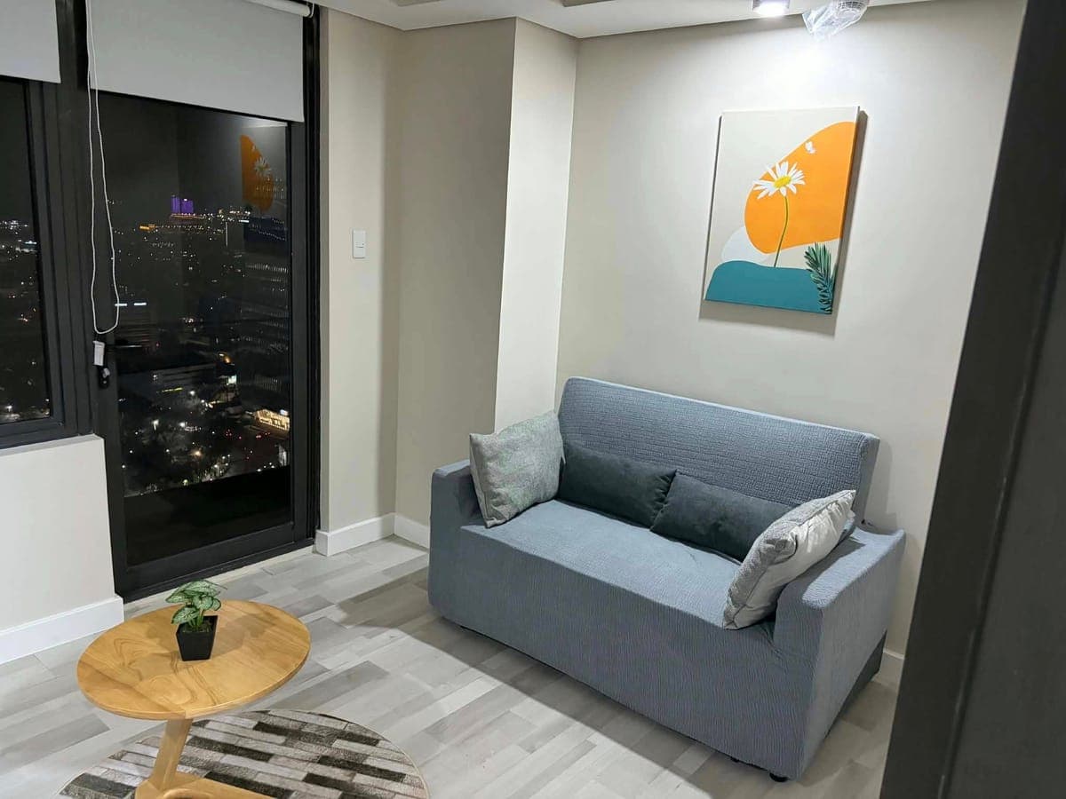 Be the First to rent in the heart of the City - photo 8