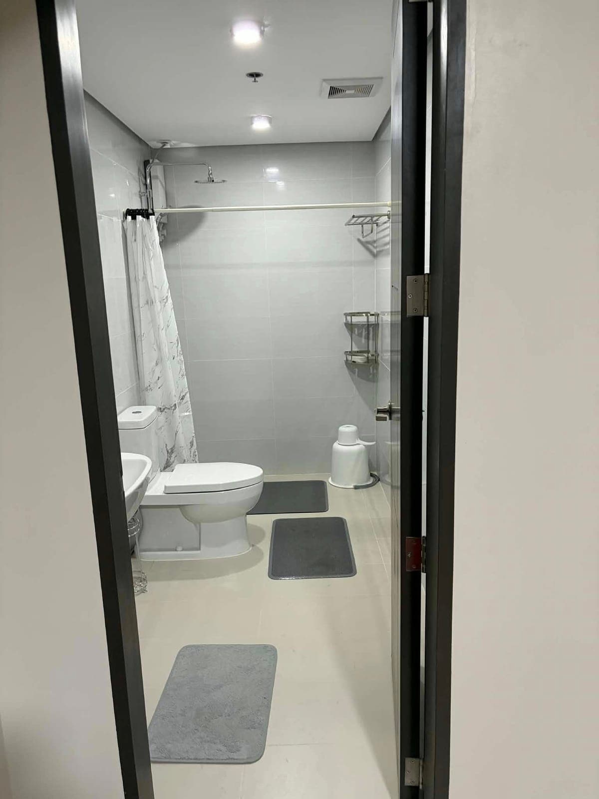 Be the First to rent in the heart of the City - photo 10