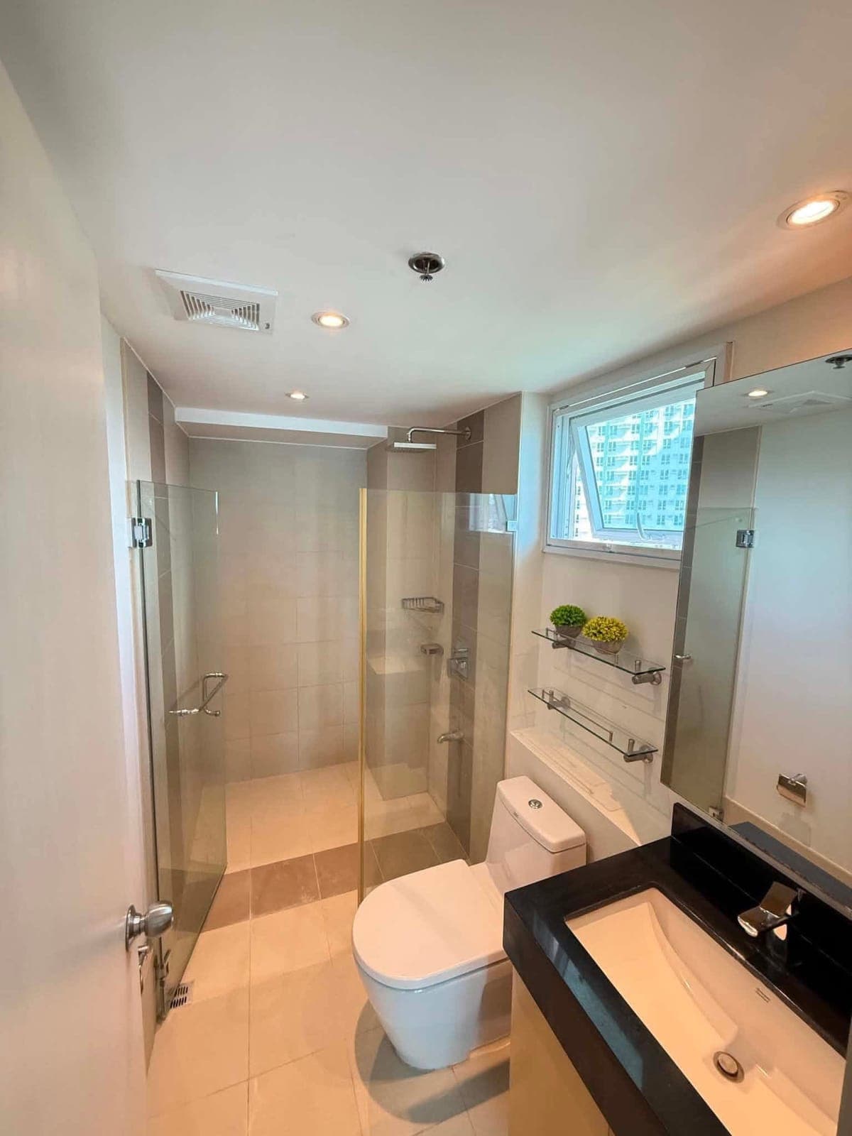 For Rent: 2 Bedroom at Solinea Tower 3 Lazuli - photo 5