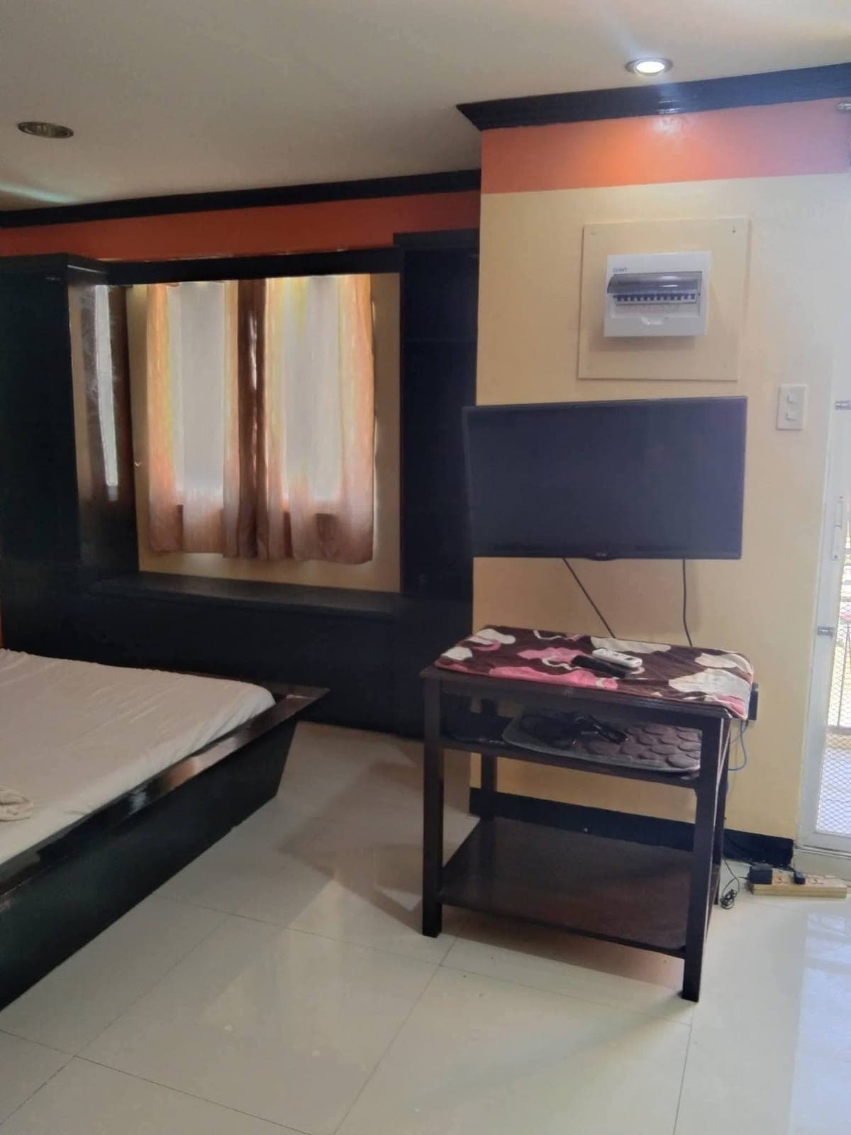 Eyes 👀 here 👇 - photo 8