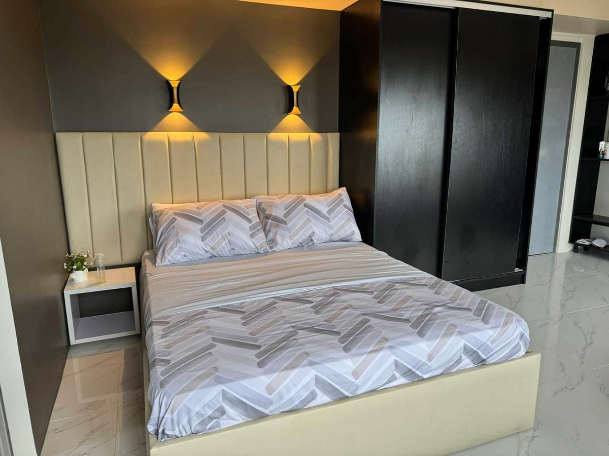 ‼️Condo For Rent in AIDA ISABEL RESIDENCES , A.S FORTUNA Mandaue City‼️ LANDMARK: DUNKIN DONUT 👉It... - photo 1