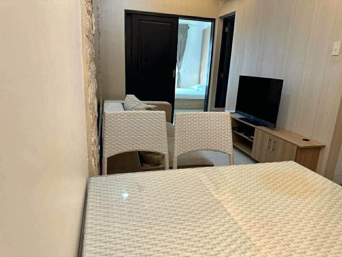 𝐅𝐎𝐑 𝐑𝐄𝐍𝐓: Fully Furnished 1-Bedroom Unit for Rent – One Pavilion Banawa - photo 4