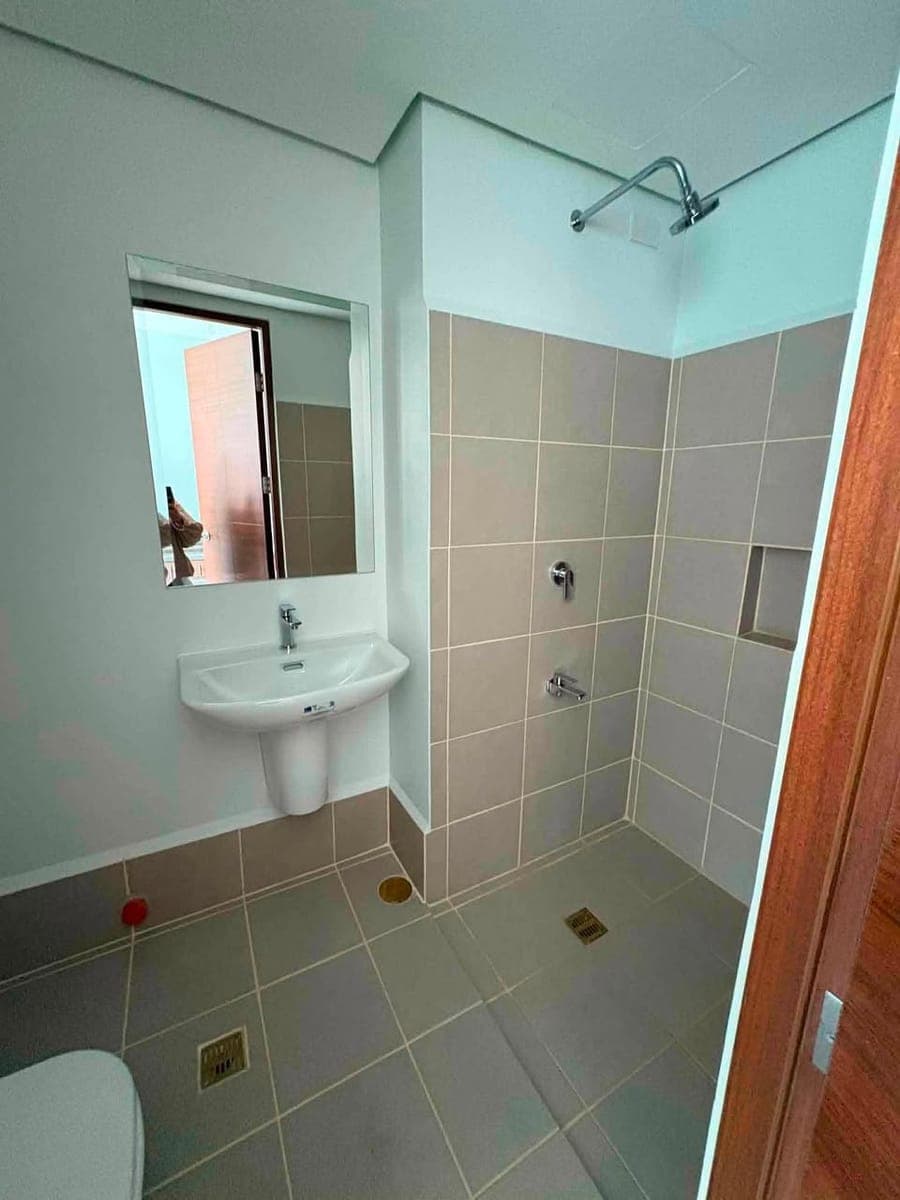 Quantum residences buendia. Studio bare for rent. 15k only. Long term. 2+1 terms.-09321744109-viber/whatsapp - photo 4