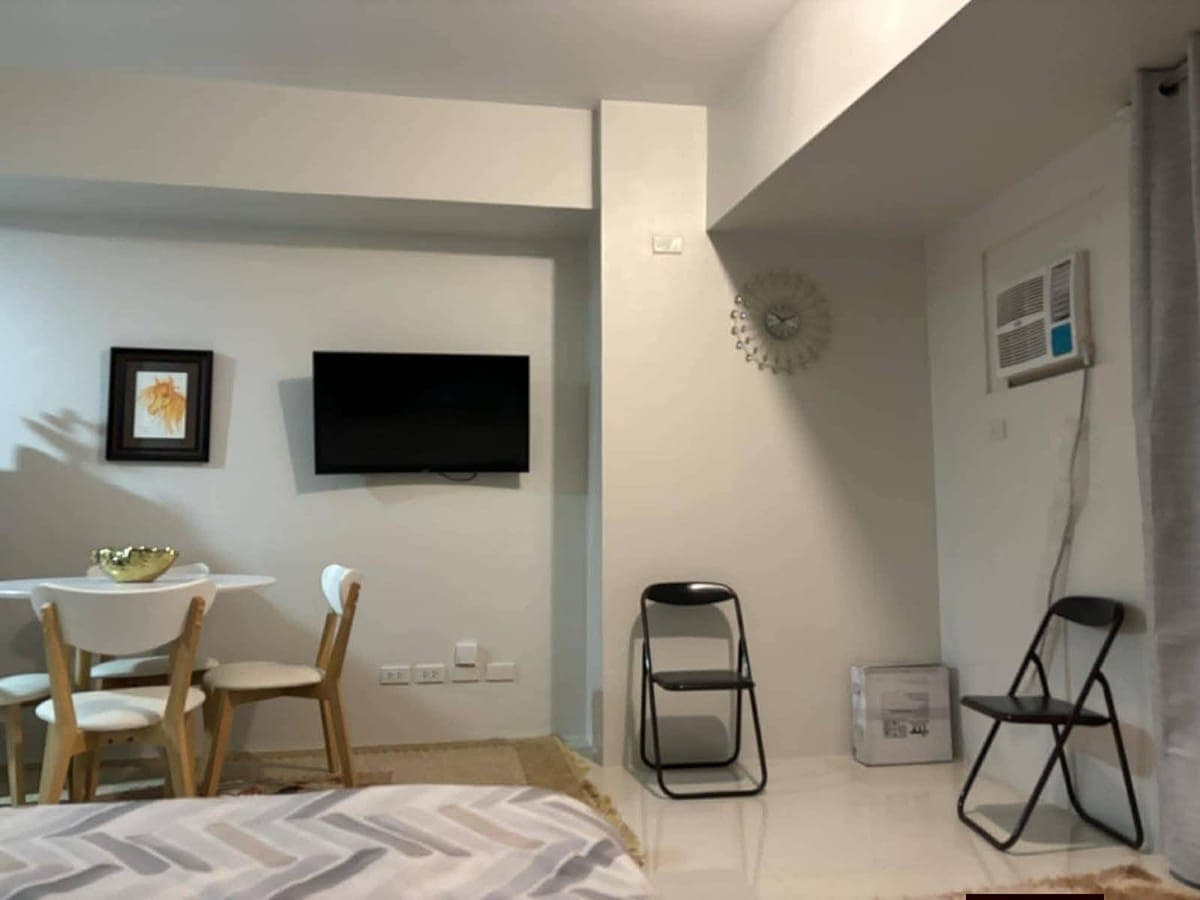 Taft East Gate available studio unit 25k/monthly inclusive condo dues. 😊 - photo 6