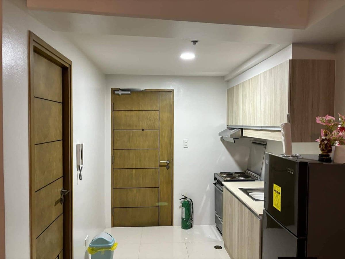 Taft East Gate available studio unit 25k/monthly inclusive condo dues. 😊 - photo 7