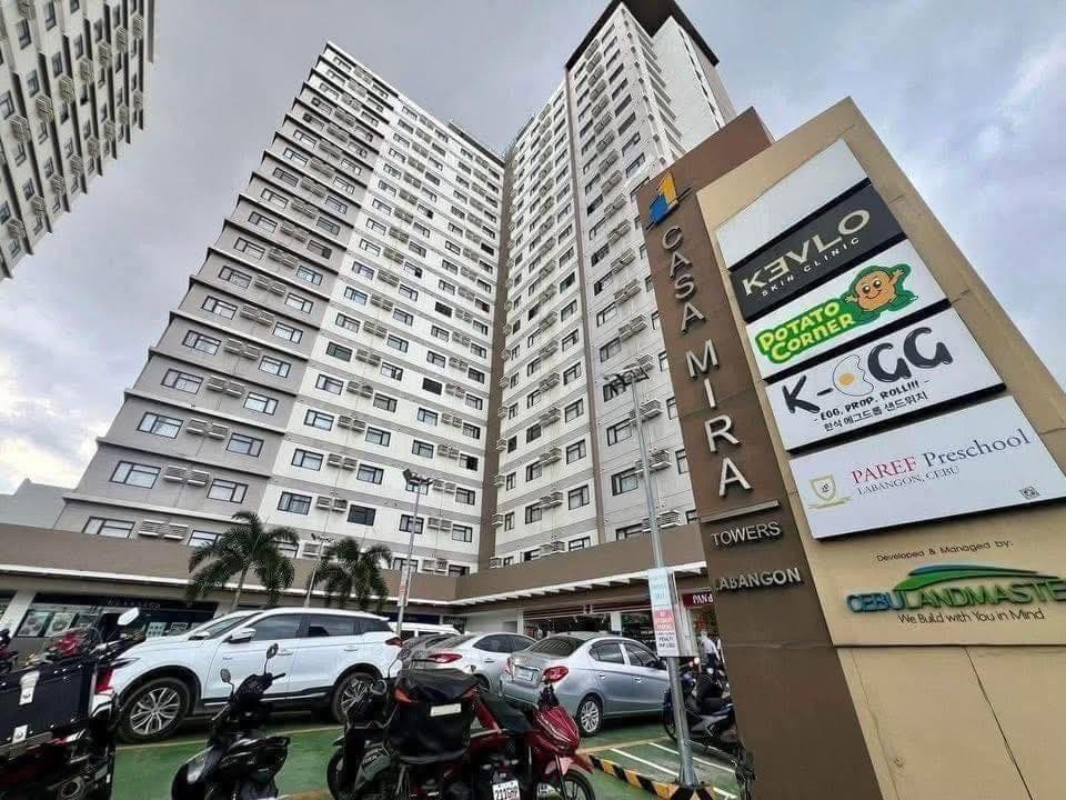 Looking for a cozy unit in the heart of the city? This 18th-floor  studio unit in Casa Mira Towers -... - photo 3