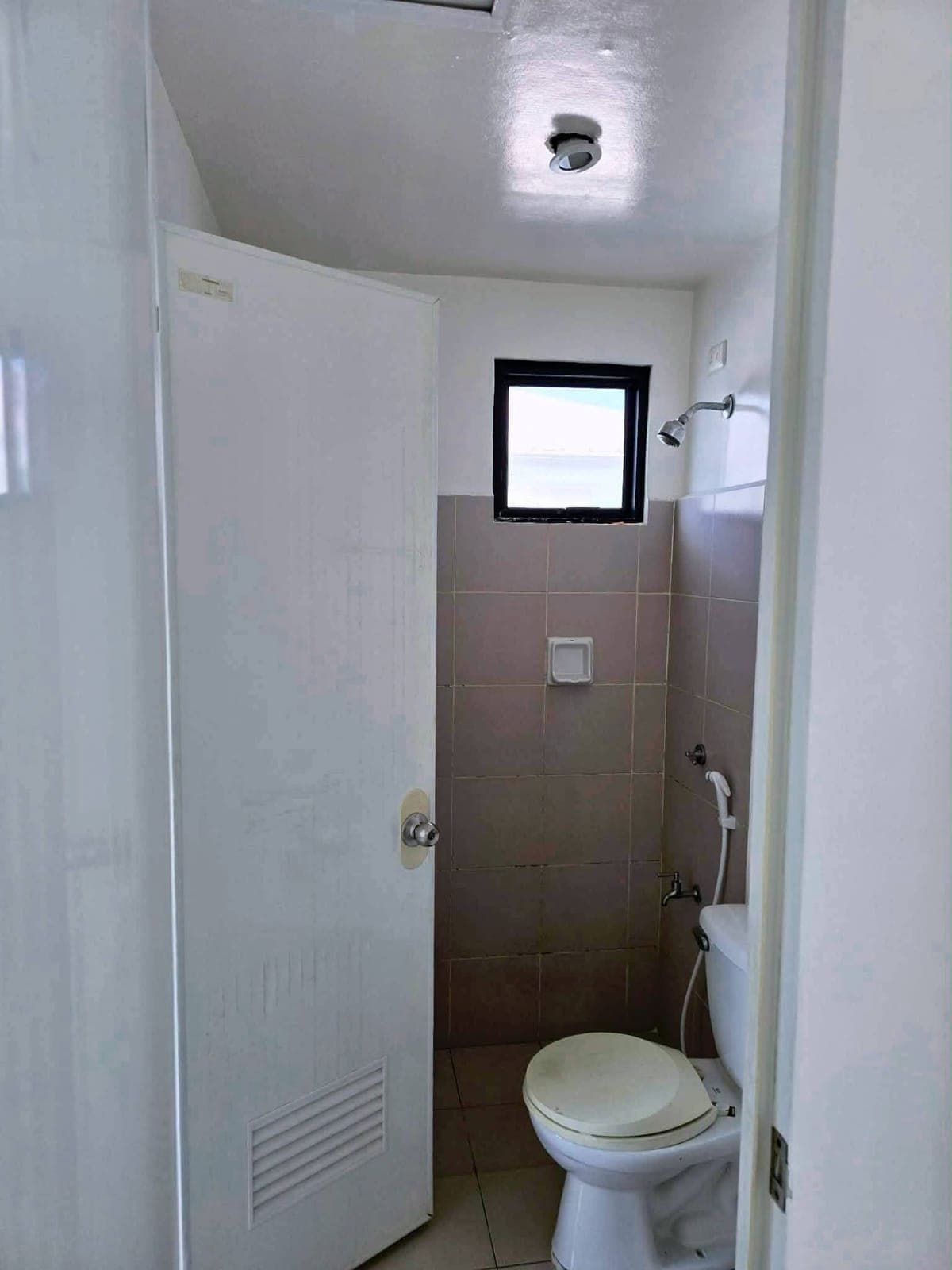 Rent❗️3-Bedroom 🏠2-Storey House in Ajoya Subdivision 📍Cordova, Mactan, Cebu - photo 5