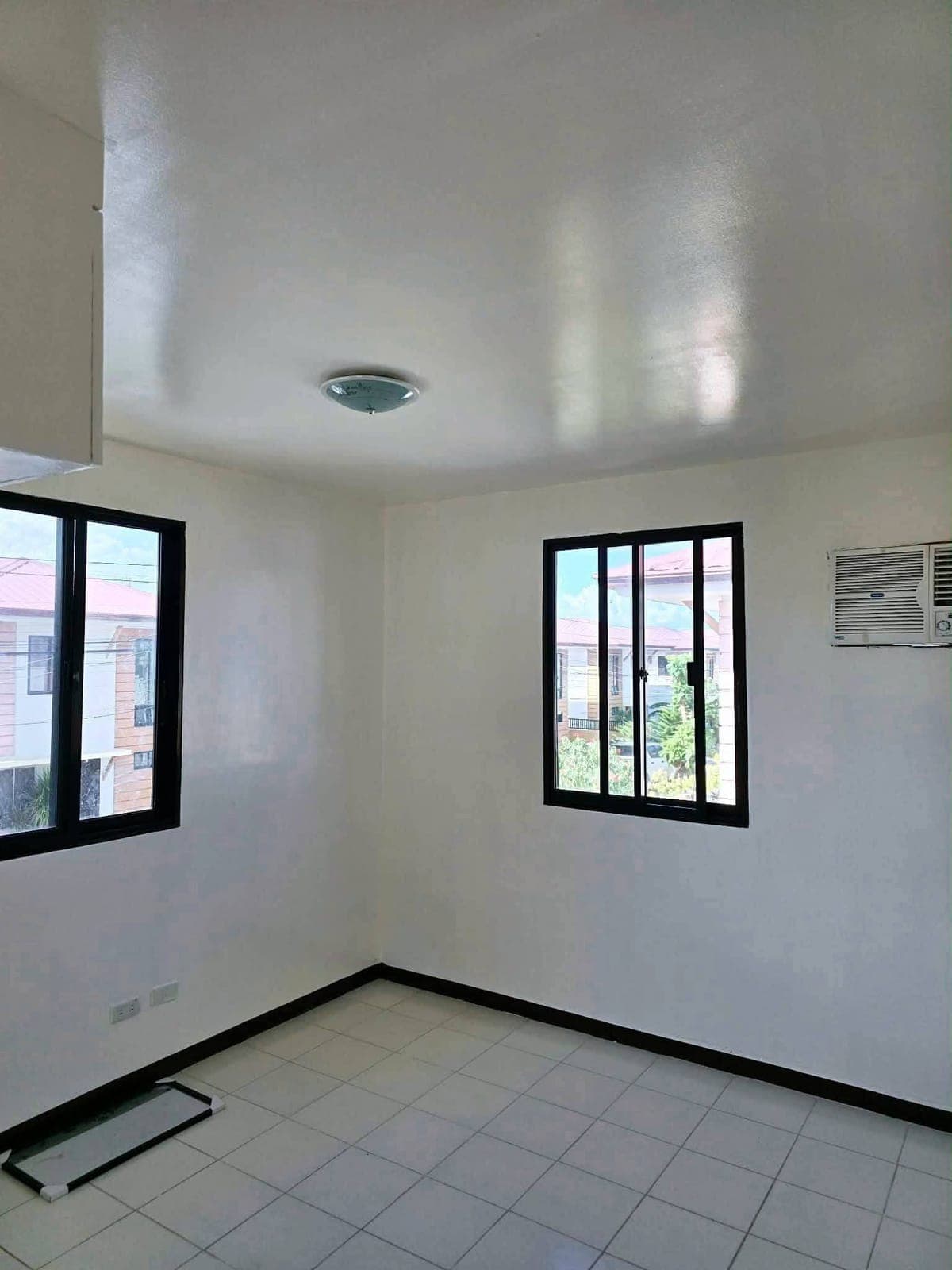 Rent❗️3-Bedroom 🏠2-Storey House in Ajoya Subdivision 📍Cordova, Mactan, Cebu - photo 8