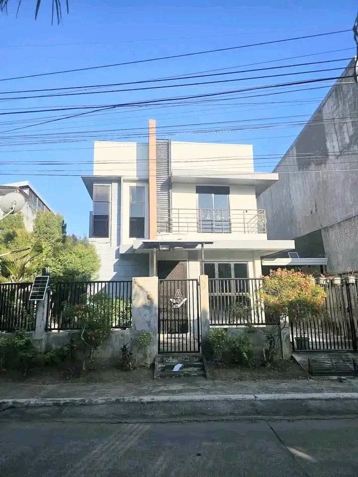 HOUSE FOR RENT – GOLDEN GLOW NORTH 1 CORNER - photo 1