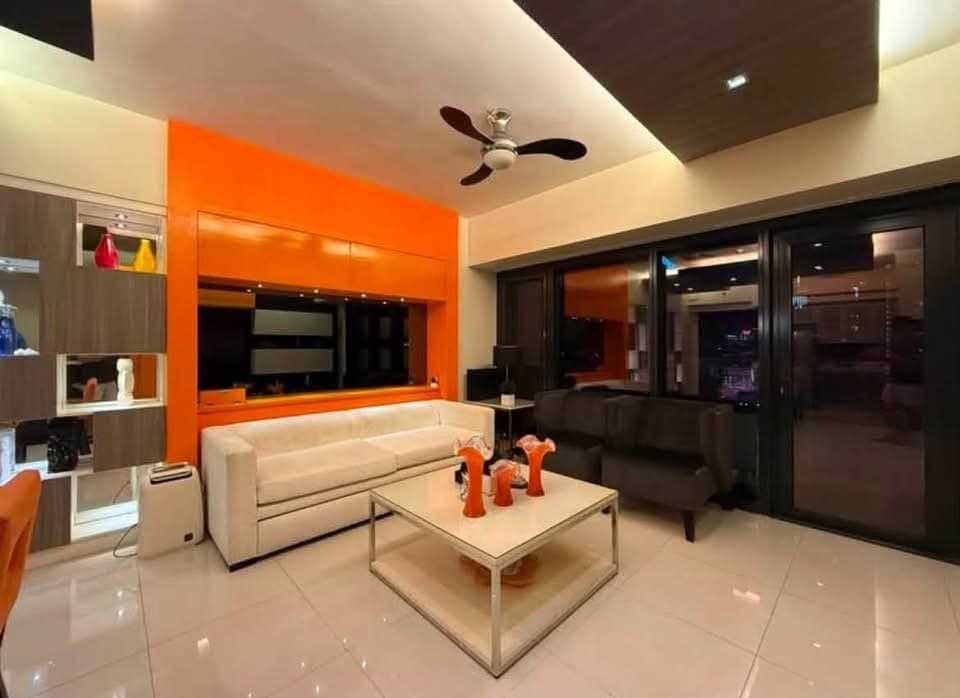 For Lease: 1 Bedroom Unit with balcony at Arya Residences, BGC - photo 2