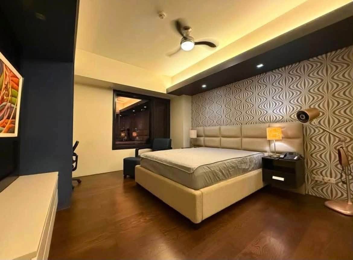 For Lease: 1 Bedroom Unit with balcony at Arya Residences, BGC - photo 3