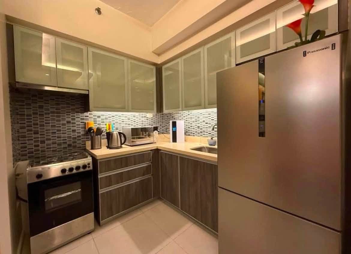 For Lease: 1 Bedroom Unit with balcony at Arya Residences, BGC - photo 4