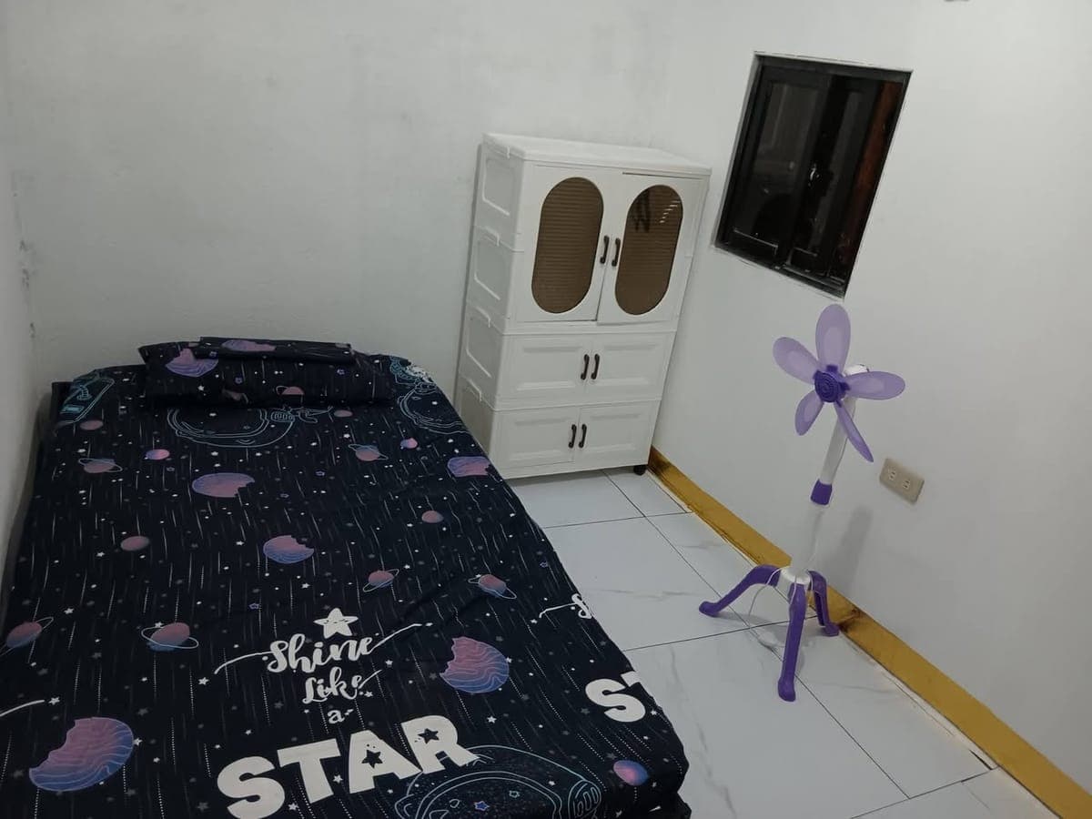 Room for rent. Available on July 29 pero pwede na for viewing. 1 ride going to sm aura, market marke... - photo 1