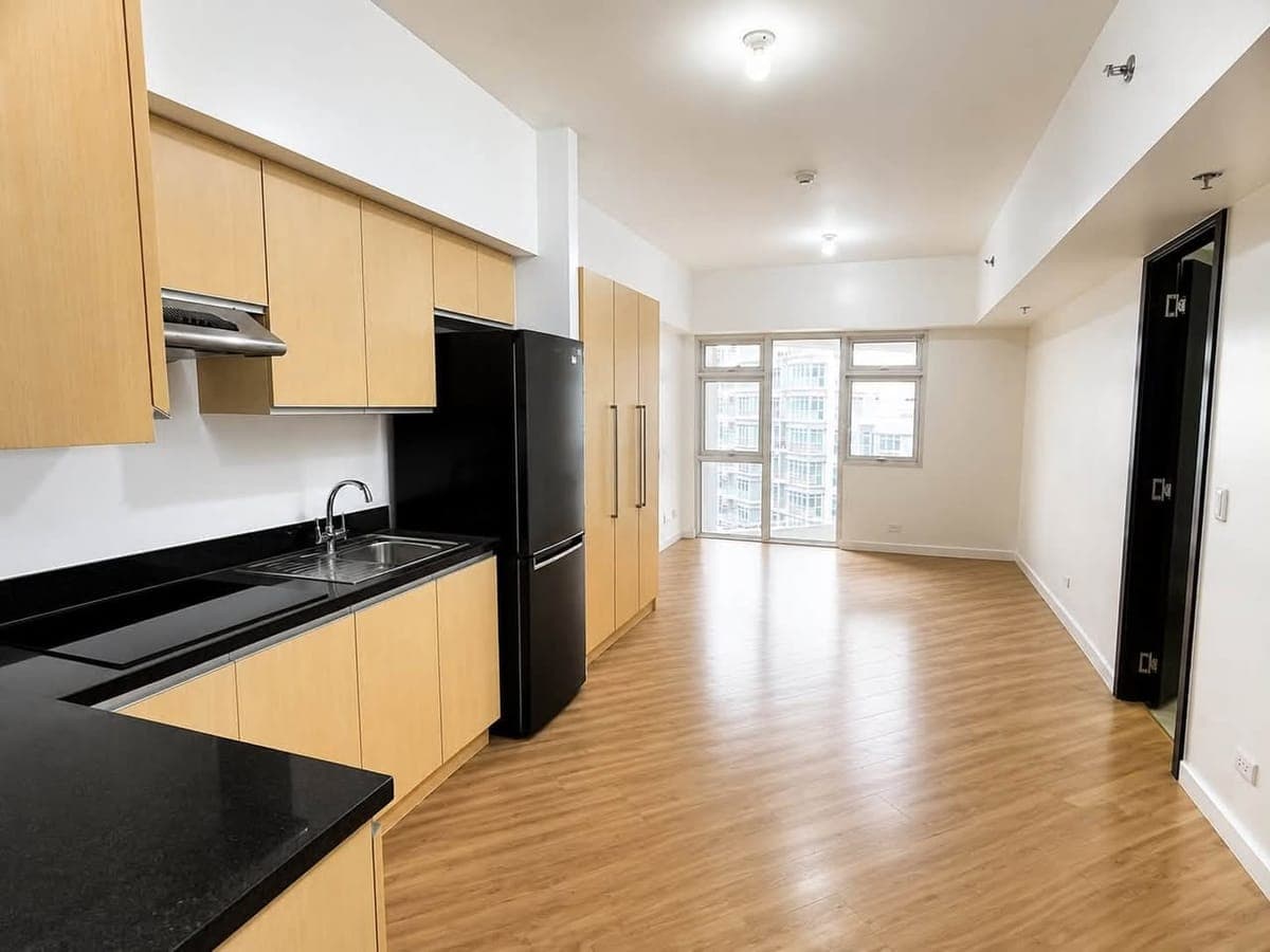 FOR RENT : THE VERANDA STUDIO UNIT - photo 1