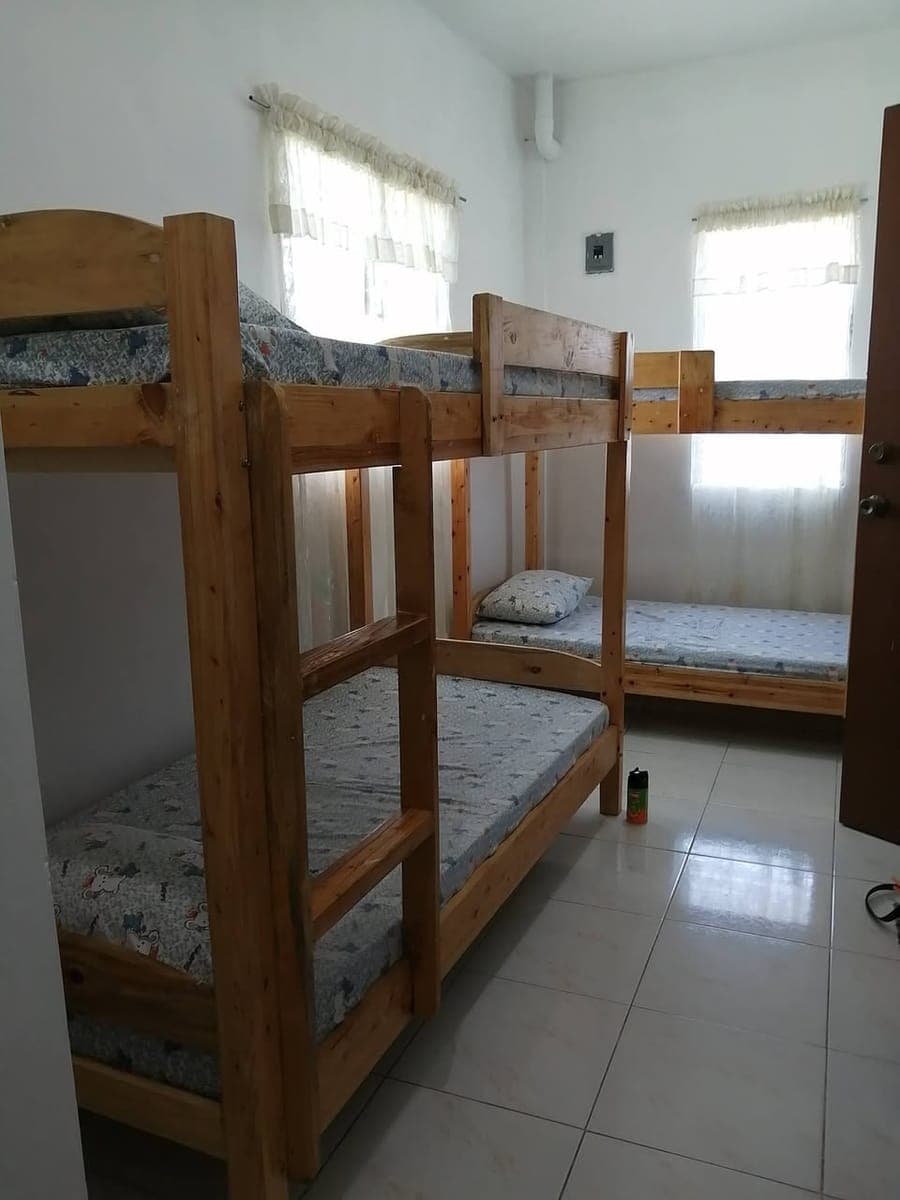 Male bedspace available for rent 2800 all in kasama na tubig at kuryente Located in South Signal Vil... - photo 1