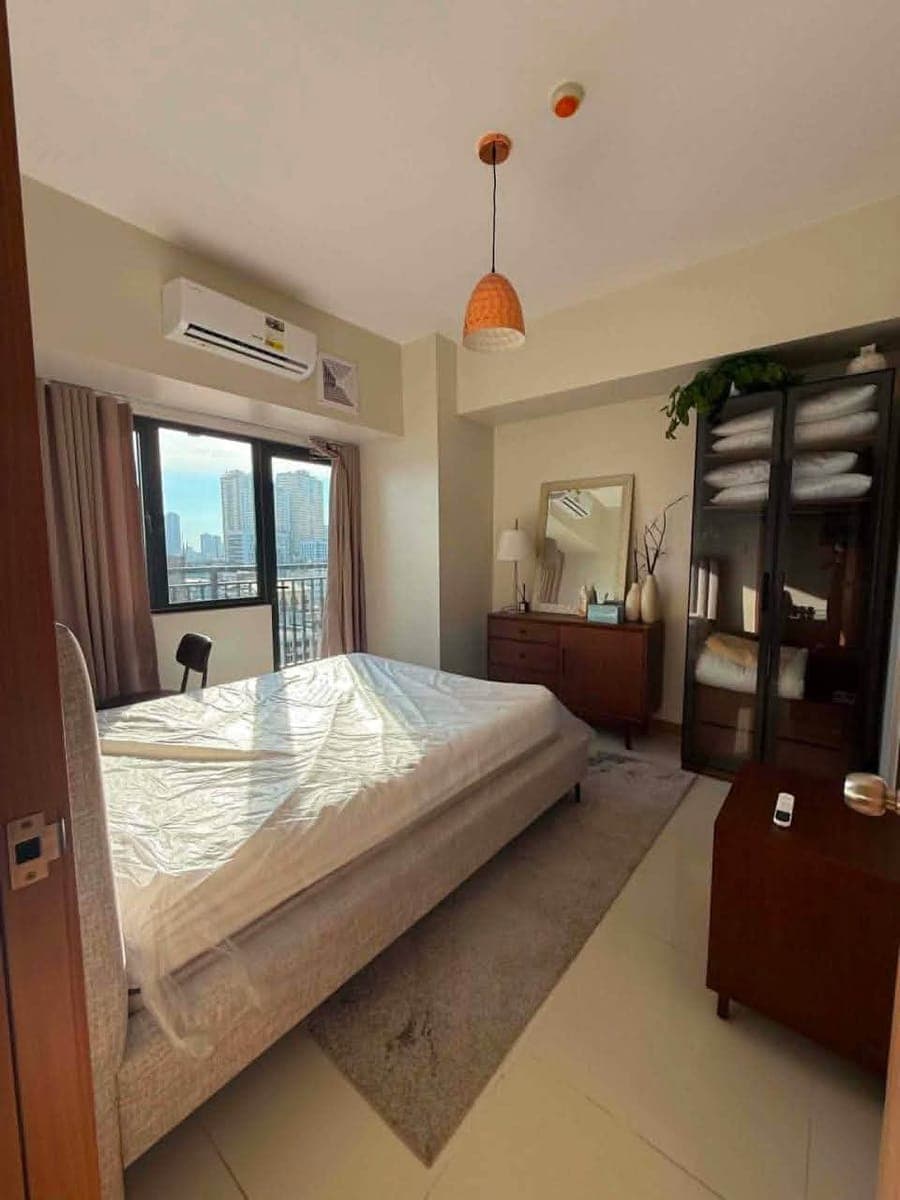 FOR RENT: Fully Furnished 2-Bedroom Condo in Red Residences, Makati - photo 1