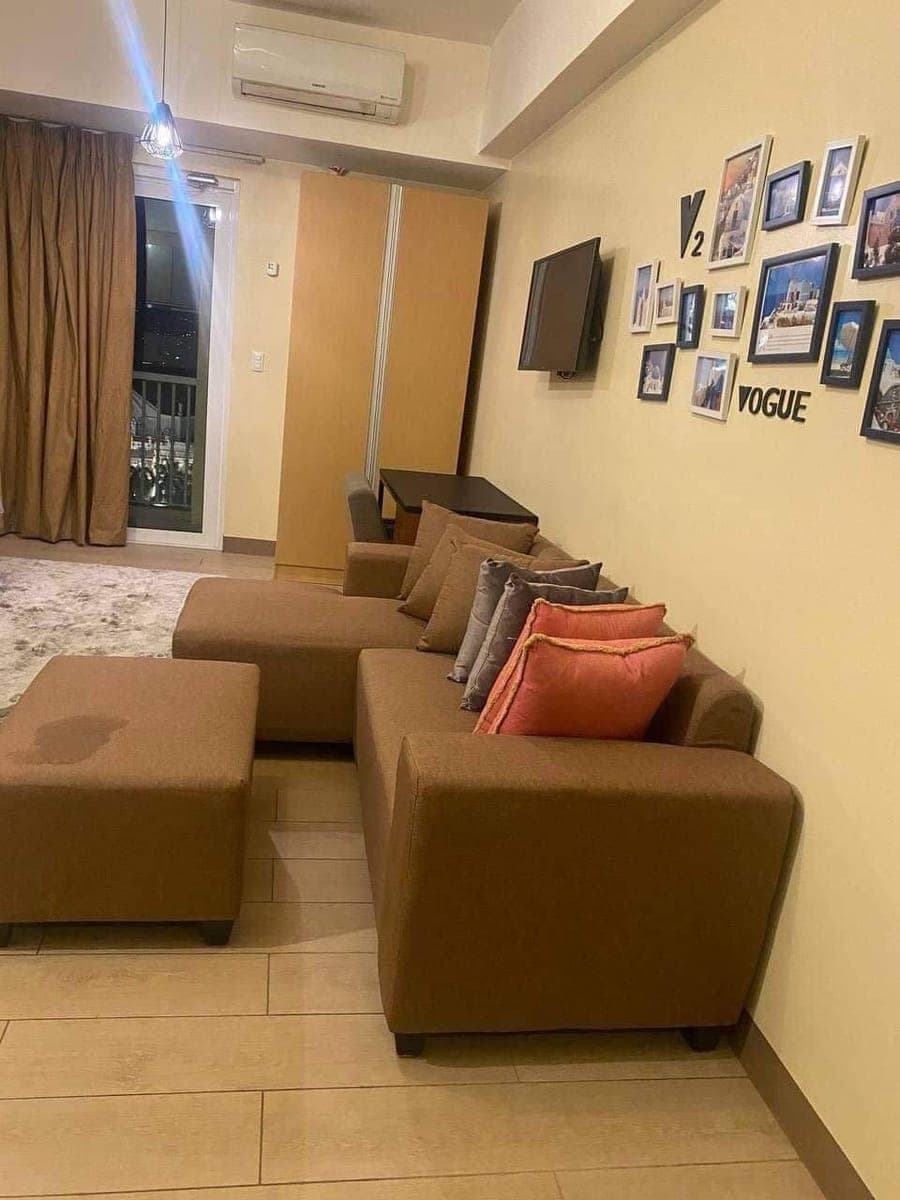 Fully Furnished Studio Unit in Venice Residence, Mckinley Hills, Taguig City - photo 2