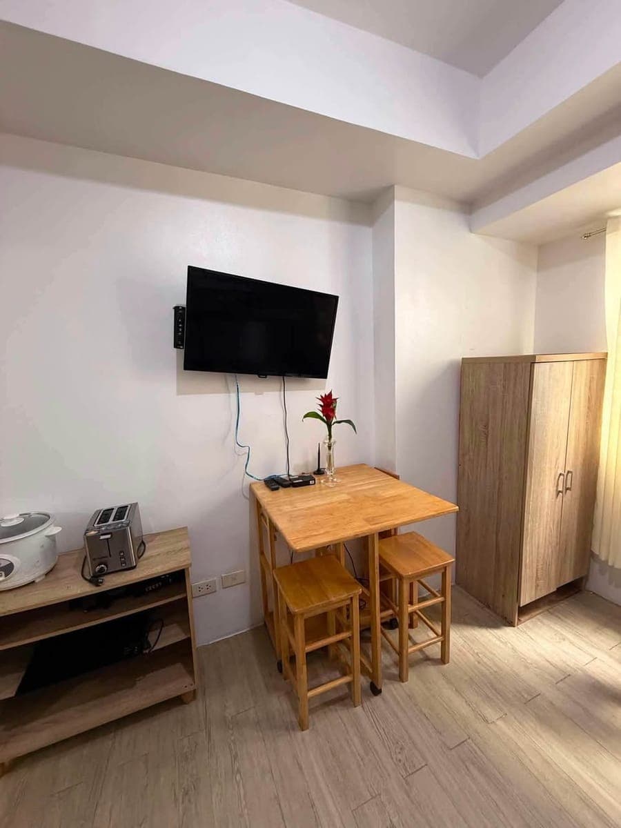 Studio Condo Unit for Rent - photo 3