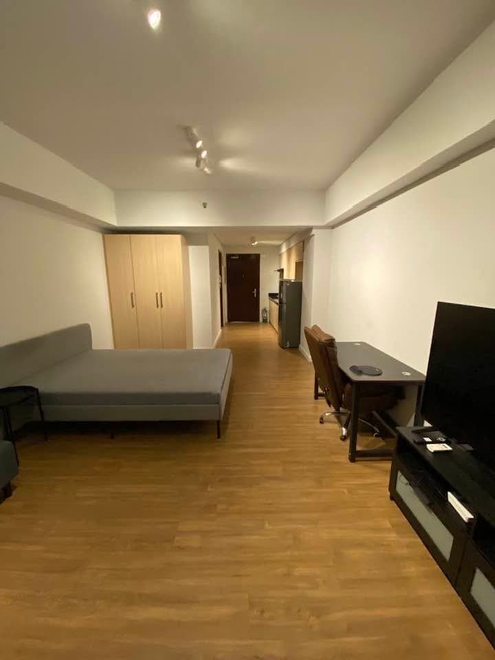 Verve Residences at 26th st. BGC Taguig 36 sqm furnished unit for rent p35k monthly, parking slot p6k monthly 1 yr term - photo 2