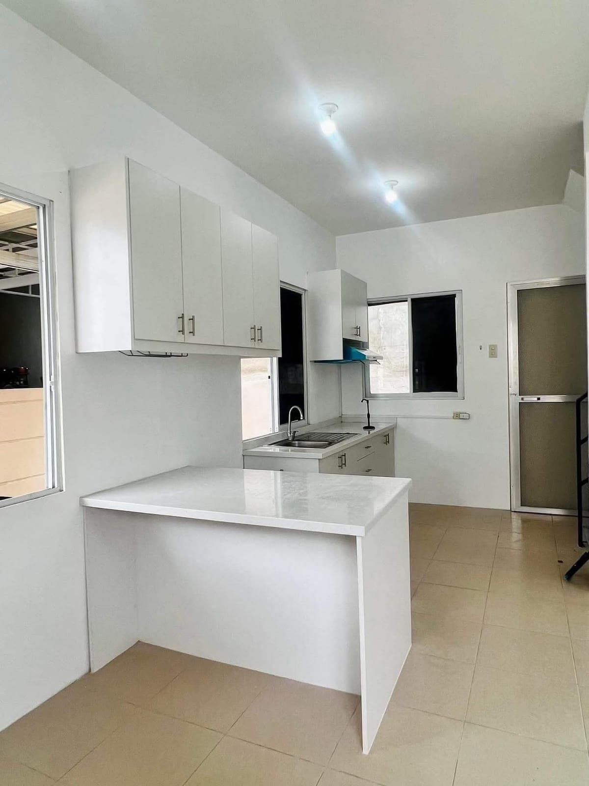 Available for viewing on 3rd week of April. - photo 8