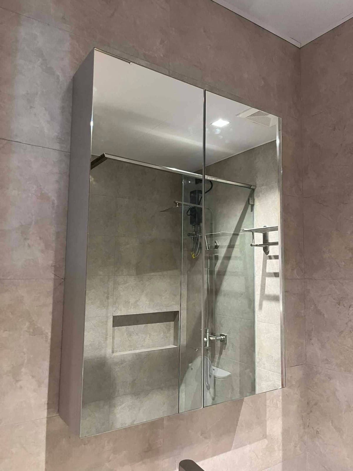 Experience modern comfort in Lawaan II, Talisay City. Cebu. This studio unit is meticulously furnish... - photo 2