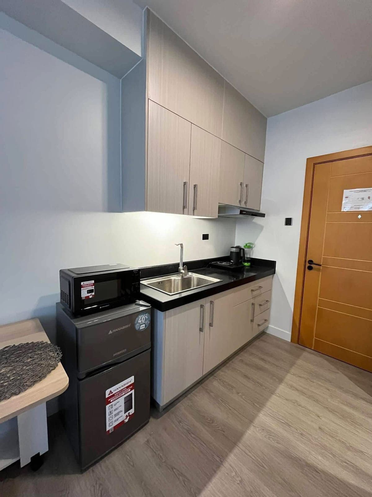 Experience modern comfort in Lawaan II, Talisay City. Cebu. This studio unit is meticulously furnish... - photo 8