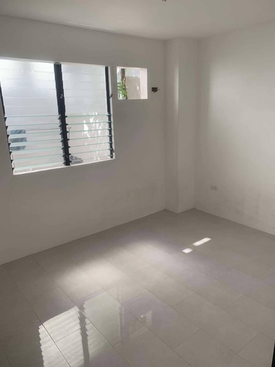 1 Bedroom Apartment for Rent - photo 2