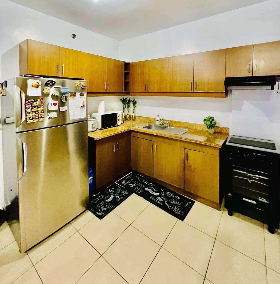 Owner here . For sale / for rent  fully furnished 3 bedrooms condo , two bathrooms ( master with own... - photo 4
