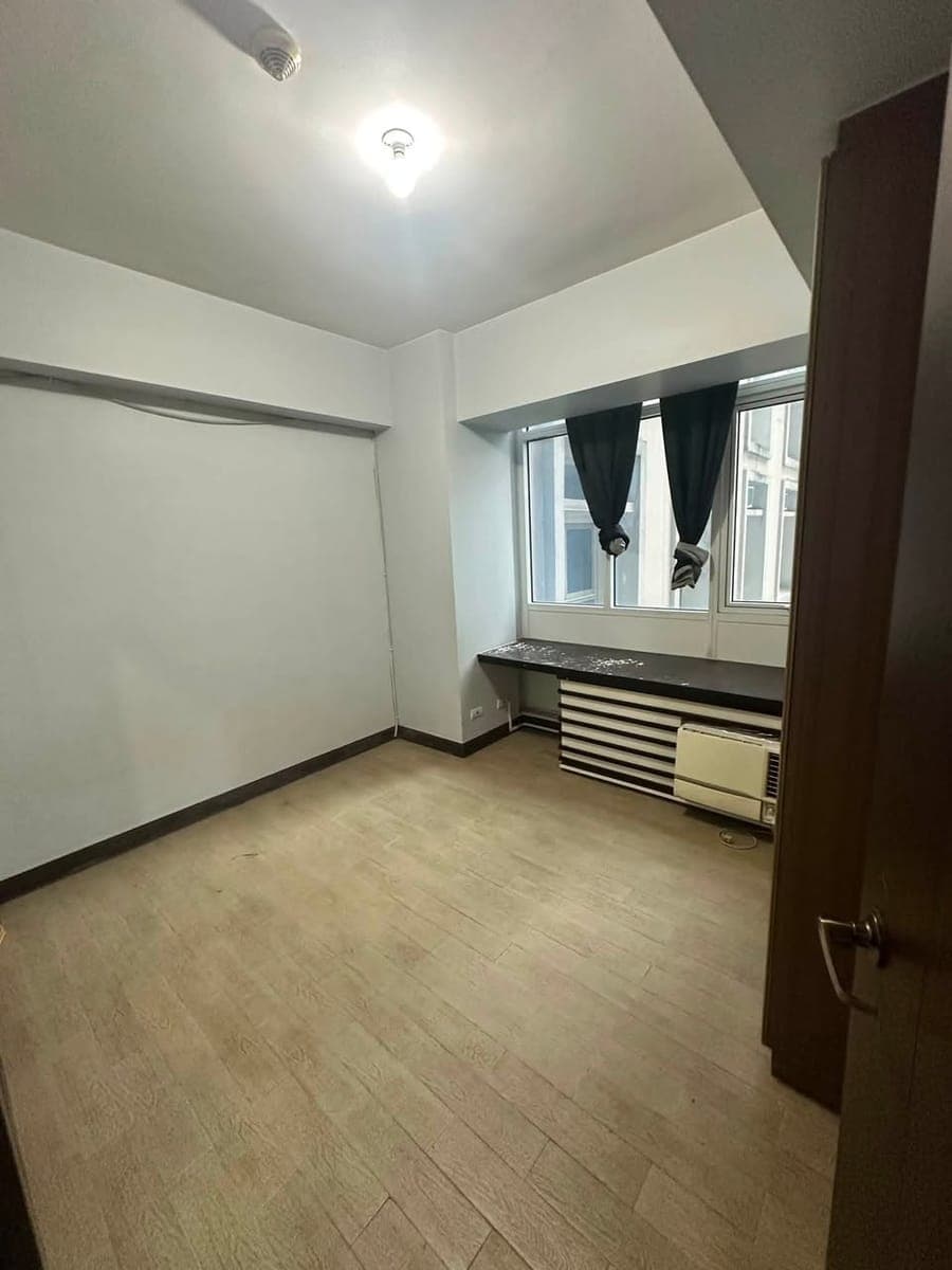 Eastwood City Condo for rent - photo 4