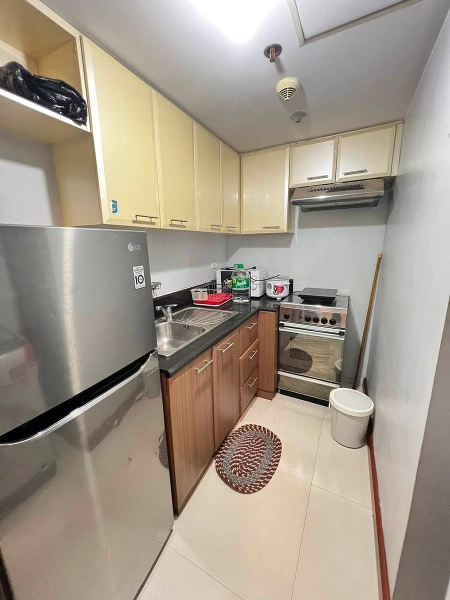 Eastwood City Condo for rent - photo 3
