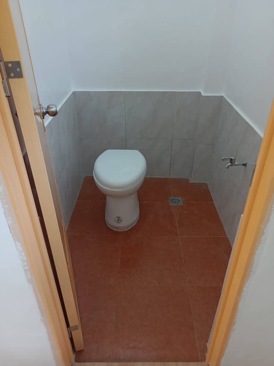 Looking for a safe, clean, and comfortable place to stay near the city? - photo 4