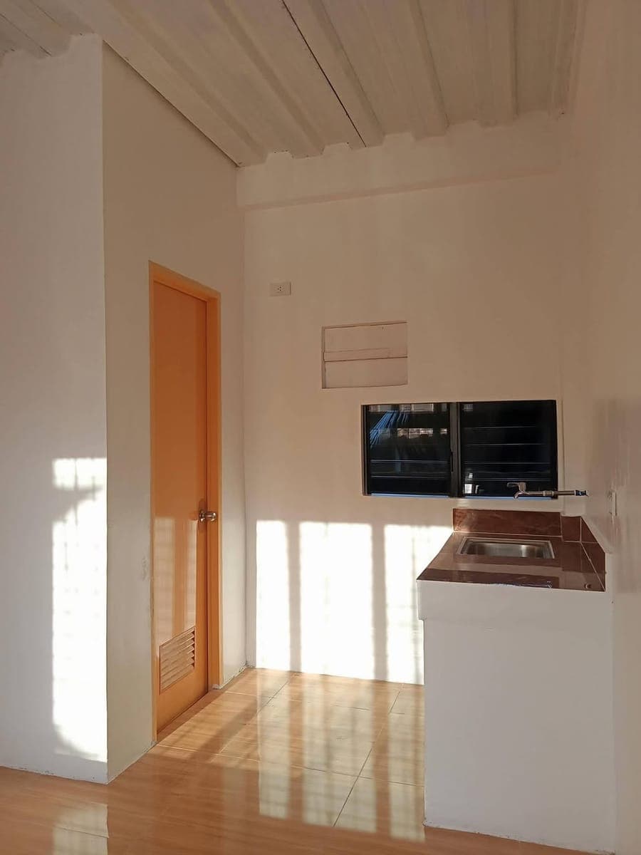 Looking for a safe, clean, and comfortable place to stay near the city? - photo 4