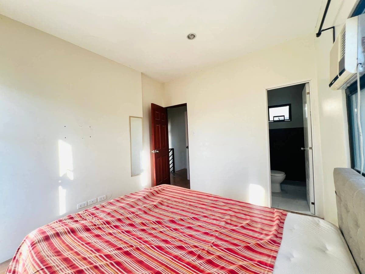 FOR RENT 2-STOREY HOUSE in Woodway Townhomes Pooc Talisay City Cebu - photo 23