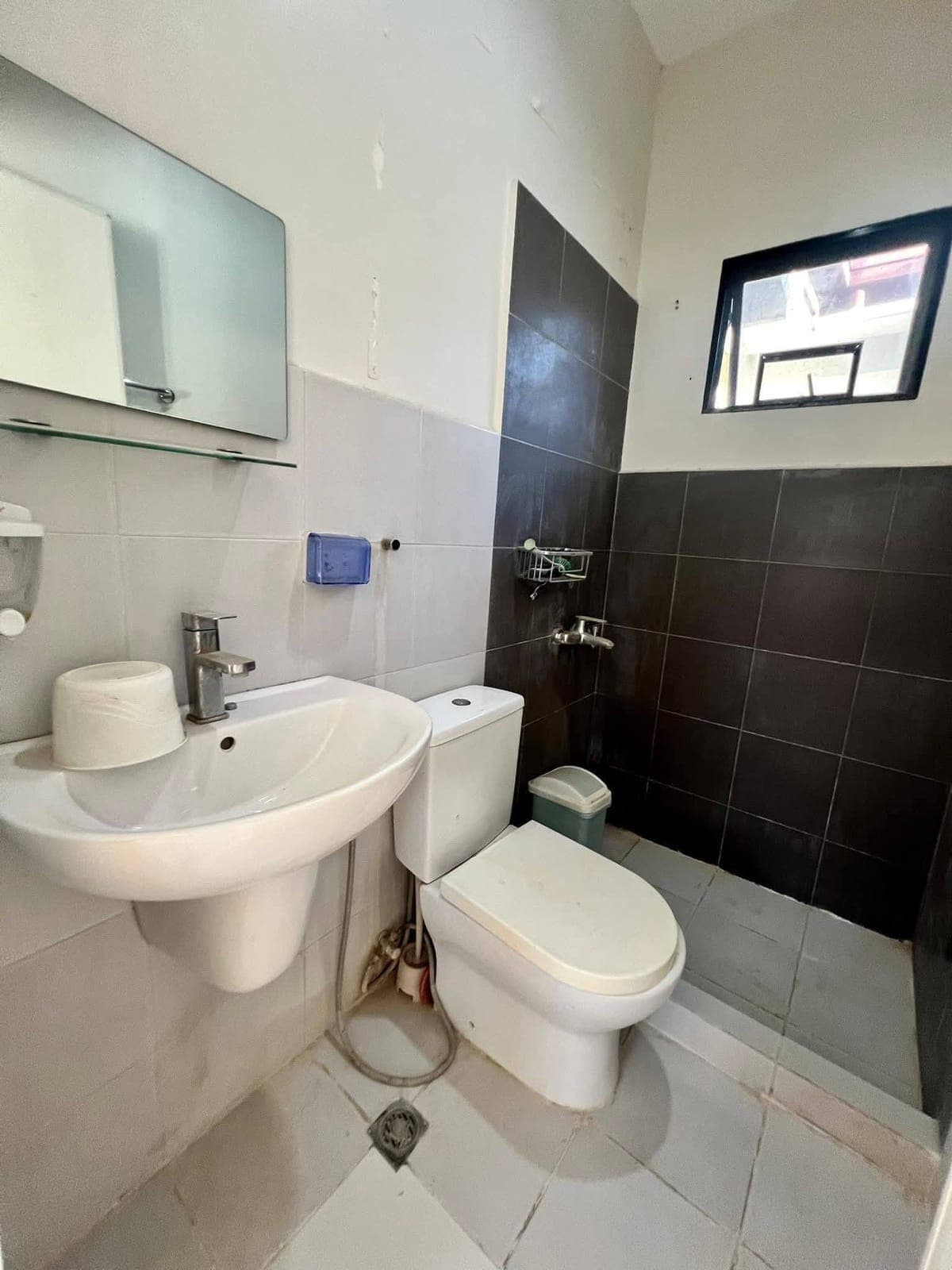 FOR RENT 2-STOREY HOUSE in Woodway Townhomes Pooc Talisay City Cebu - photo 6