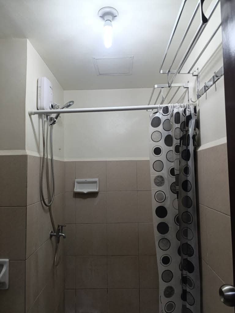 Available now - photo 5