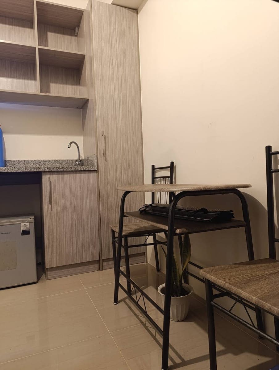 🏙️ Semi-Furnished Condo Unit for Rent – EDSA Cubao - photo 4