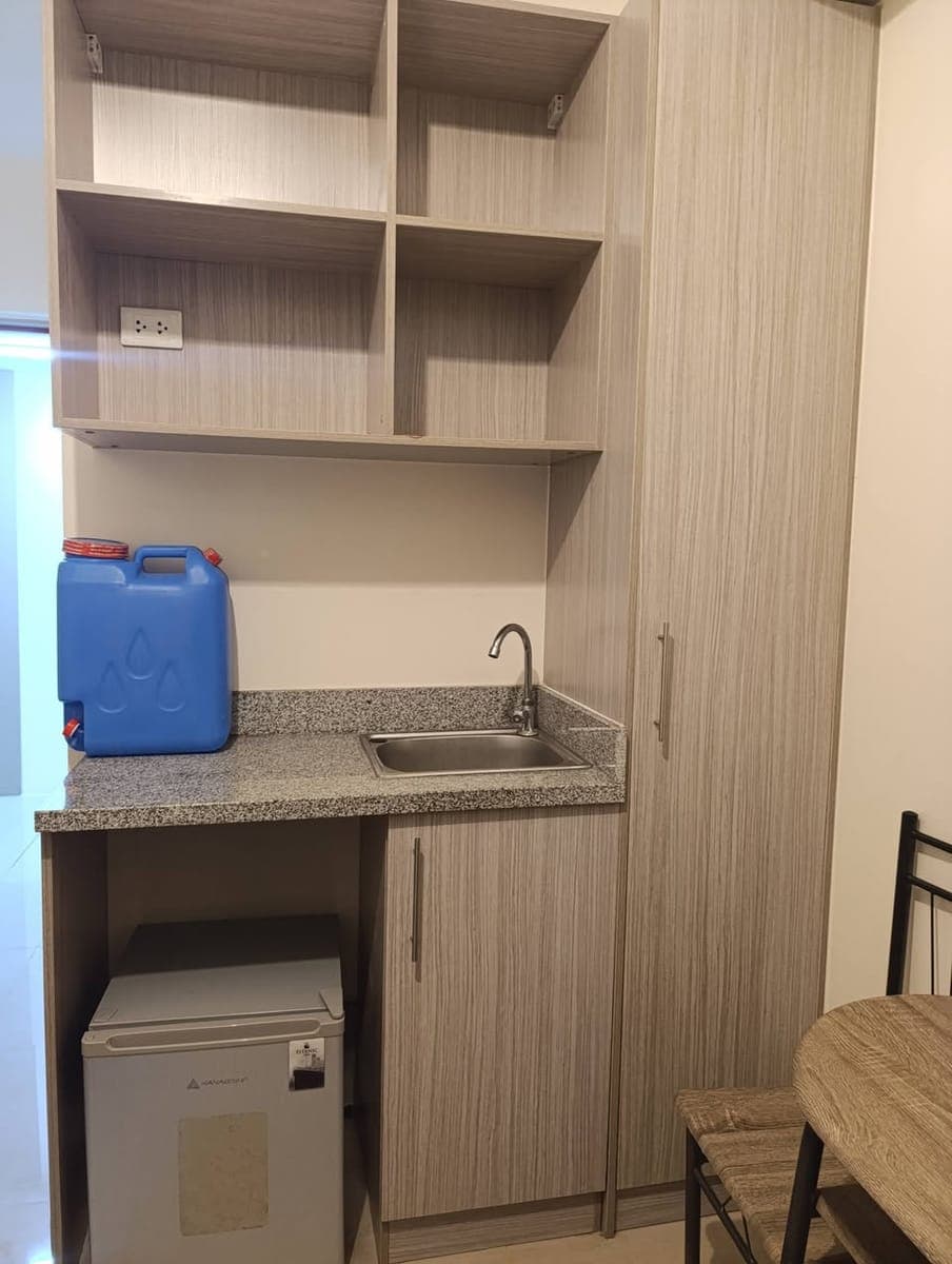 🏙️ Semi-Furnished Condo Unit for Rent – EDSA Cubao - photo 5