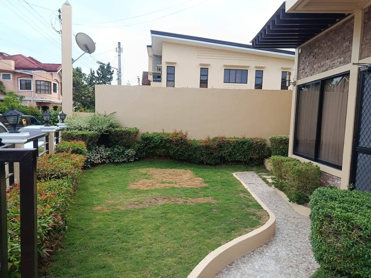 LIVE IN COMFORT & STYLE – ECO-FRIENDLY FAMILY HOME IN TALAMBAN! - photo 12