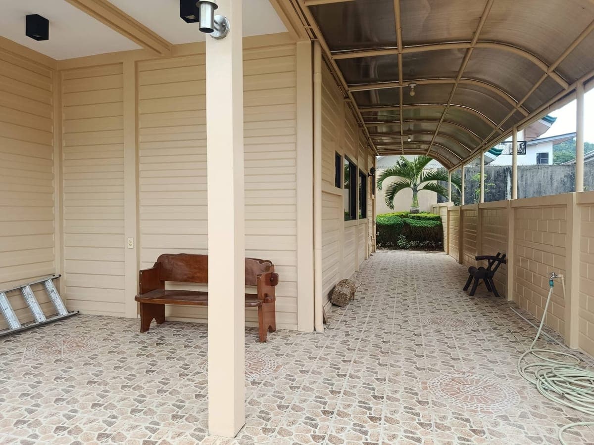 LIVE IN COMFORT & STYLE – ECO-FRIENDLY FAMILY HOME IN TALAMBAN! - photo 13