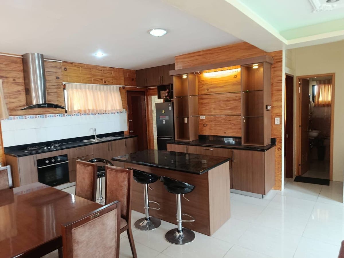 LIVE IN COMFORT & STYLE – ECO-FRIENDLY FAMILY HOME IN TALAMBAN! - photo 15