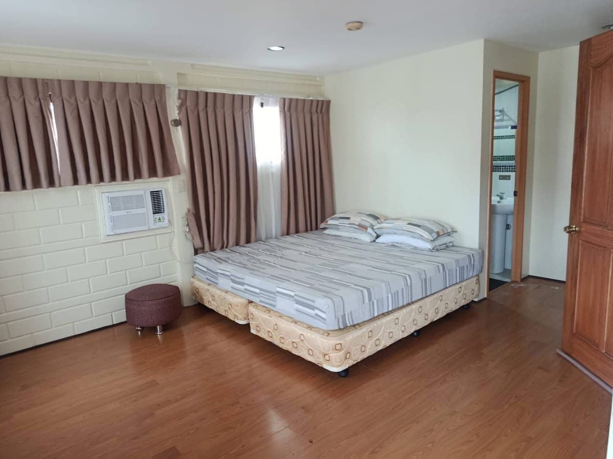 LIVE IN COMFORT & STYLE – ECO-FRIENDLY FAMILY HOME IN TALAMBAN! - photo 19