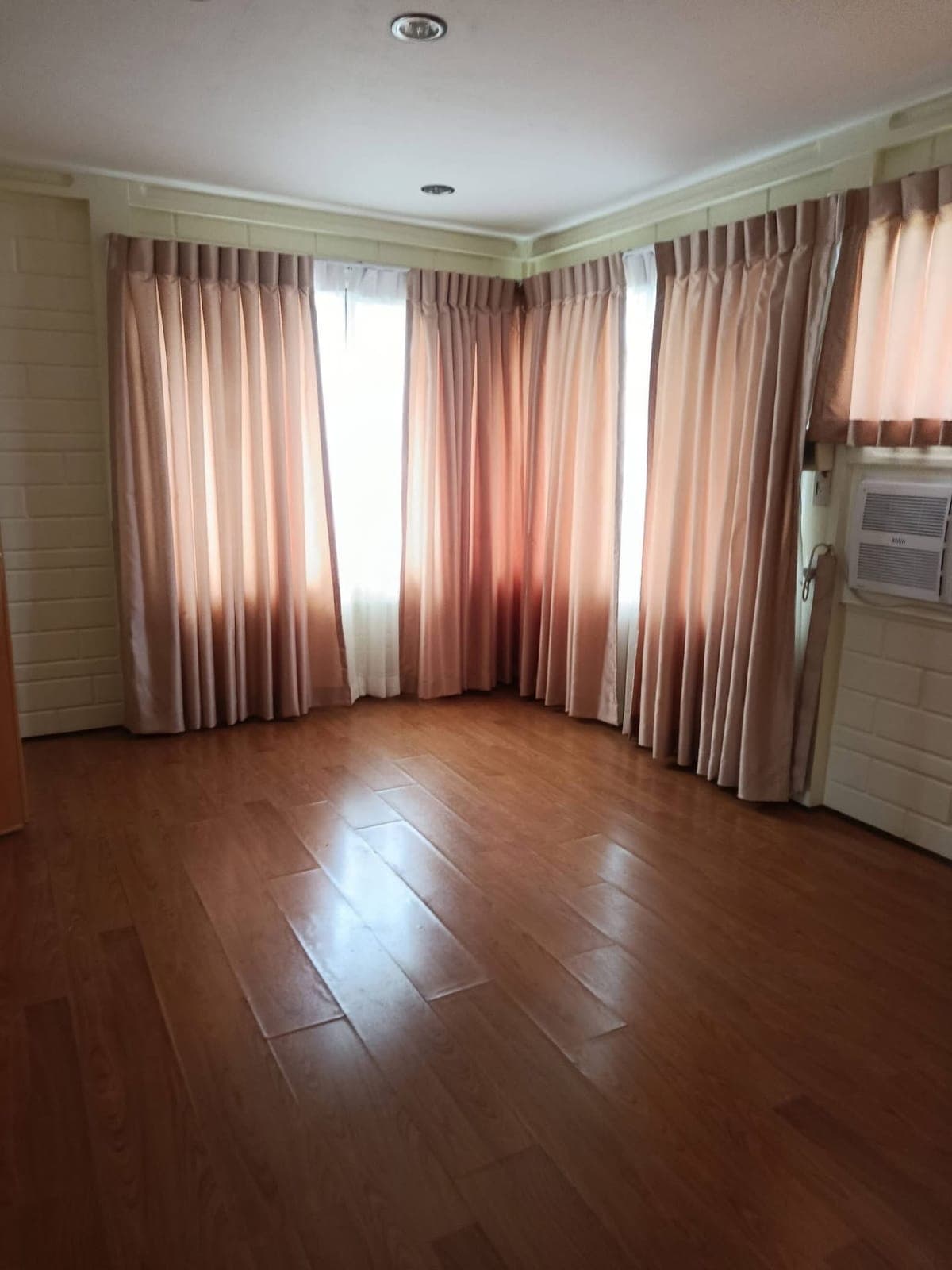 LIVE IN COMFORT & STYLE – ECO-FRIENDLY FAMILY HOME IN TALAMBAN! - photo 21