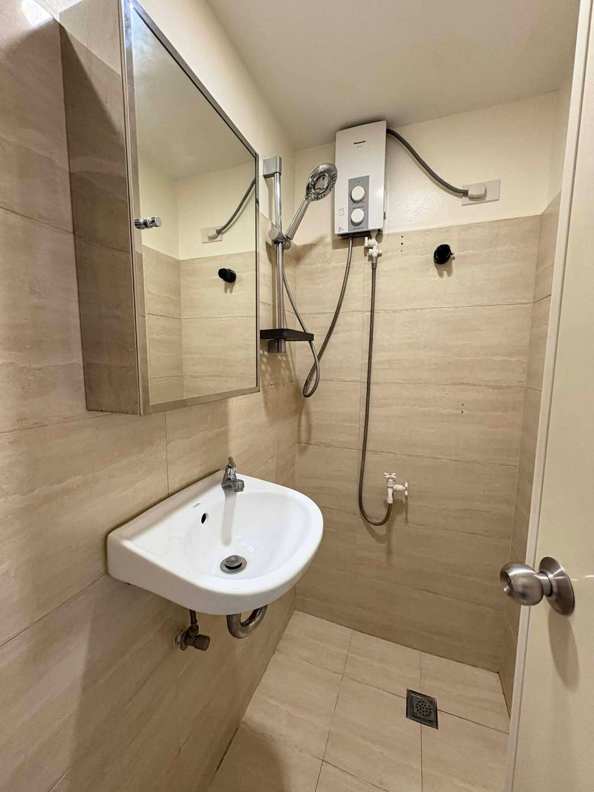 MABOLO GARDEN FLATS - photo 5