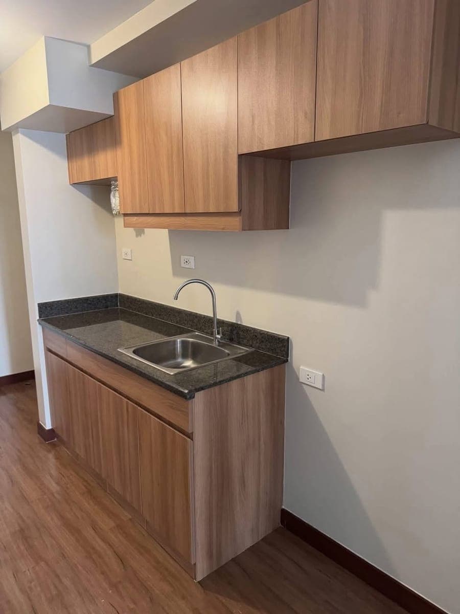 𝗔𝗩𝗔𝗜𝗟𝗔𝗕𝗟𝗘 𝗙𝗢𝗥 𝗥𝗘𝗡𝗧: 1 𝗕𝗲𝗱𝗿𝗼𝗼𝗺 𝗨𝗻𝗶𝘁 𝗶𝗻 𝗗𝗠𝗖𝗜 𝗖𝗮𝗺𝗲𝗿𝗼𝗻 𝗥𝗲𝘀𝗶�... - photo 3