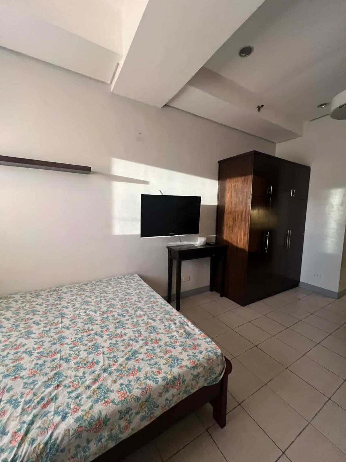 Semi-furnished Persimmon Mabolo studio unit, available now!!! - photo 4